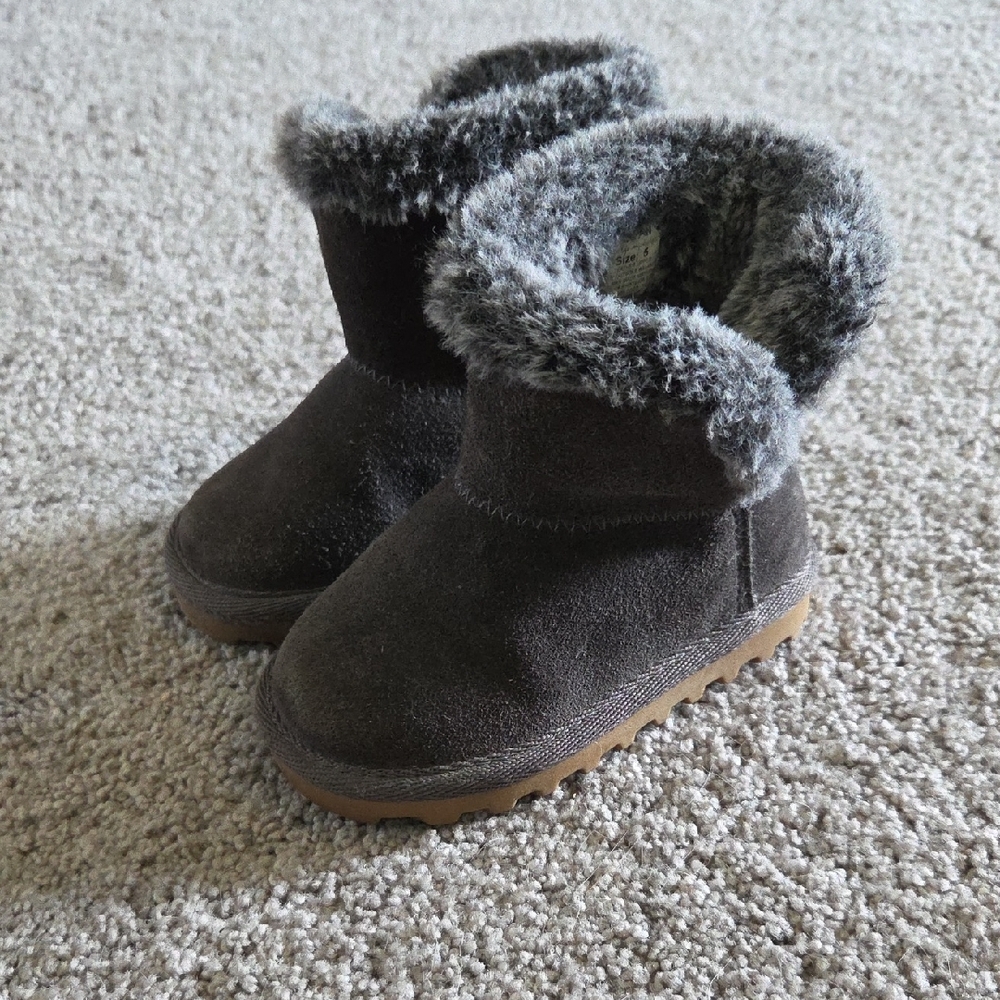 BearPaw Gray Fur-Lined Footwear